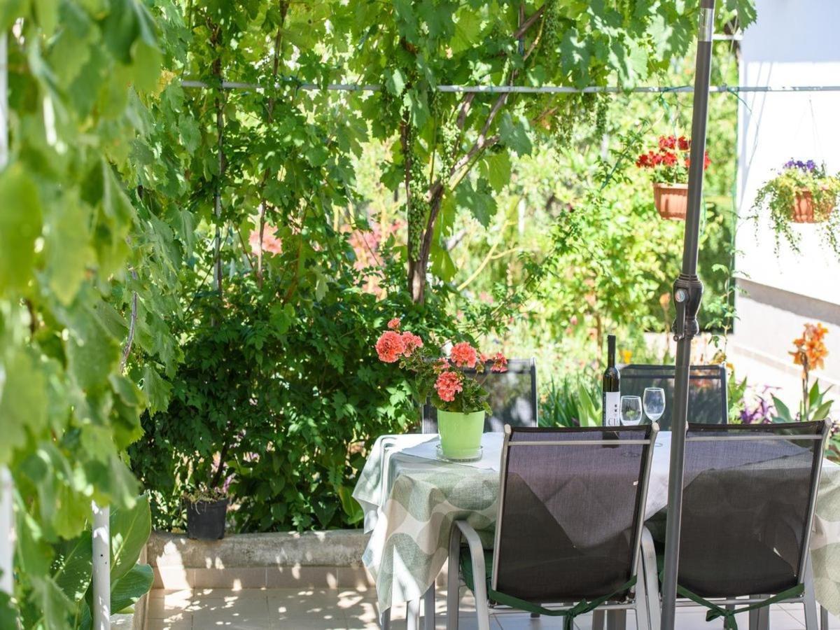 Apartments Beba - Peaceful Location Trogir Bagian luar foto