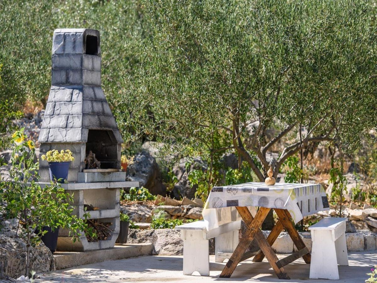 Apartments Beba - Peaceful Location Trogir Bagian luar foto